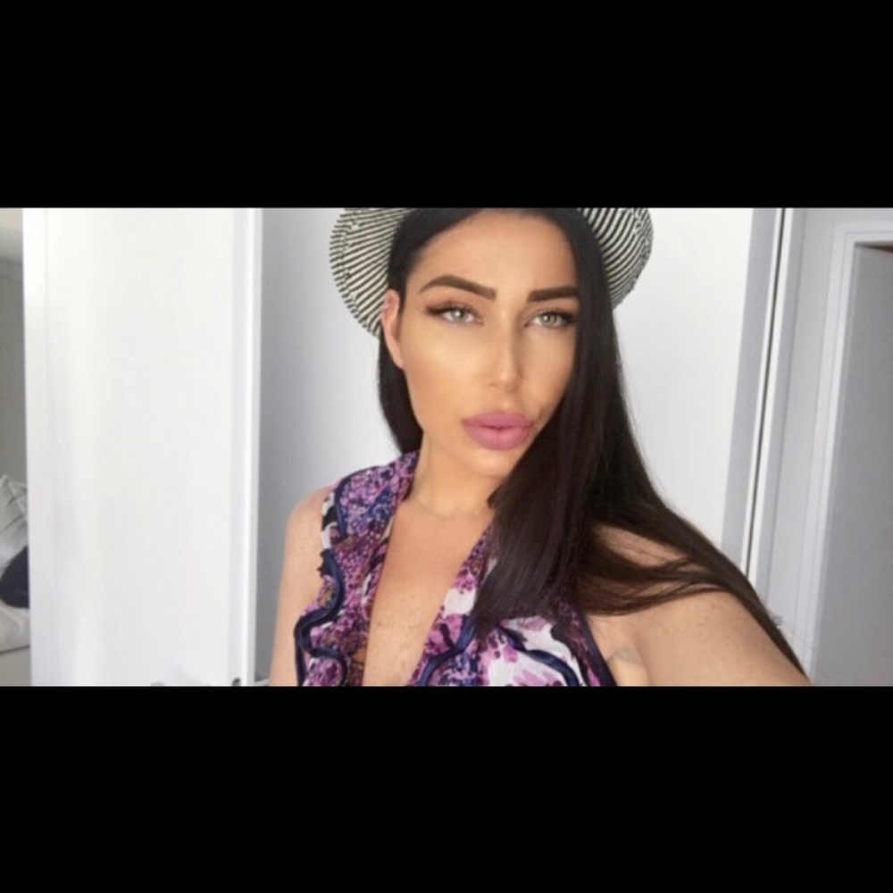 Meet your Posher, Irine